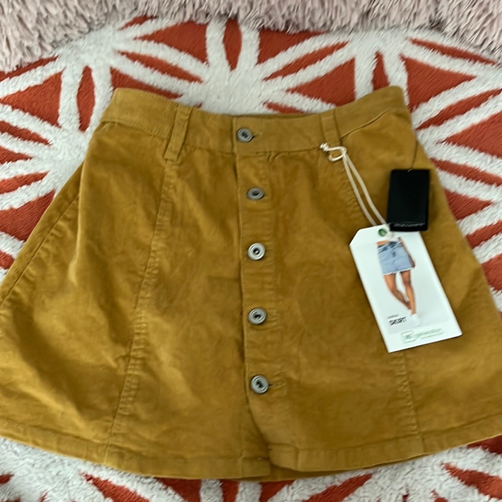 yellow pencil skirt